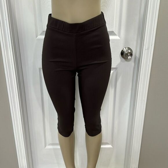 URBAN OUTFITTERS BLACK CAPRI. - Picture 1 of 5
